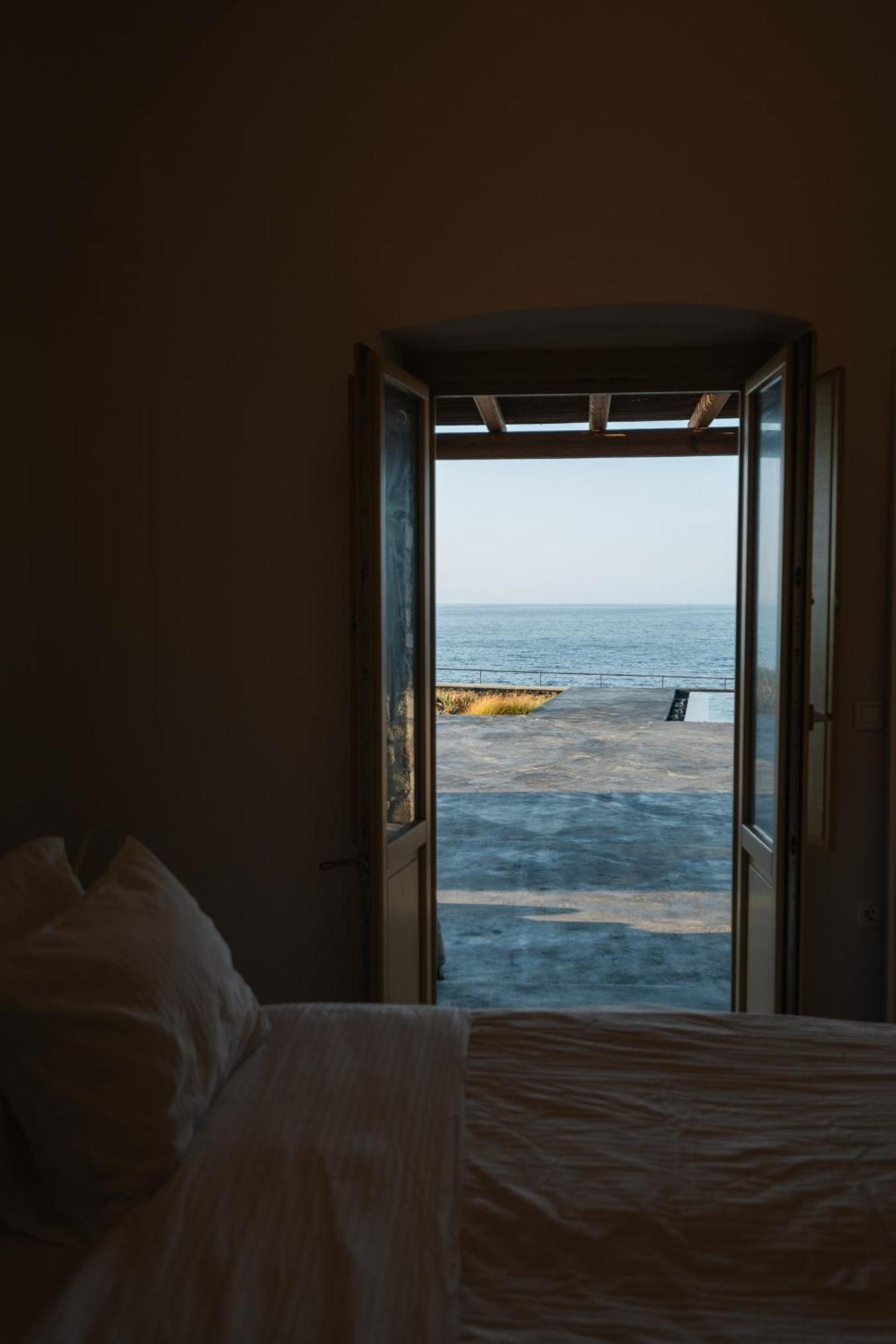 Colombos Beachfront Foinikia  Ruang foto